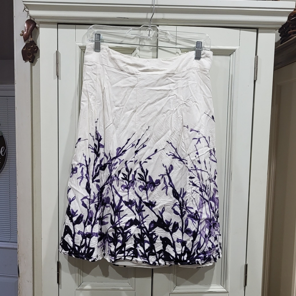 Coldwater Creek White with Purple accent 💜 skirt